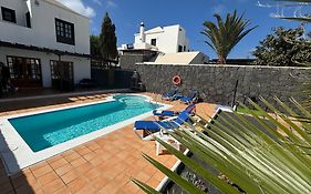 Villa Adel, Oasis de paz con piscina climatizada